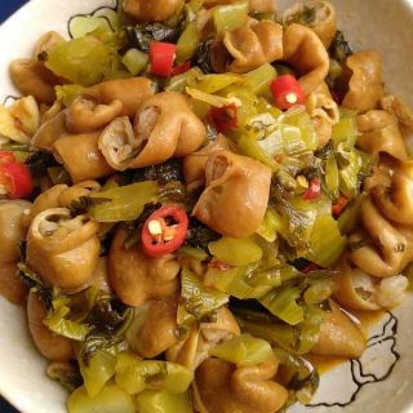 Fried Intestine with Pickled Chinese Cabbage