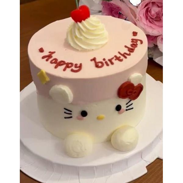 hello kitty cream cake 